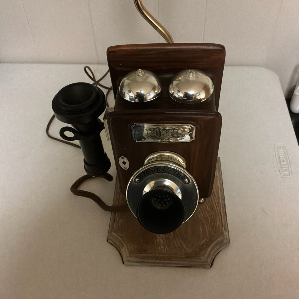 Jim Beam Whiskey Decanter Bottle 1249 Telephone Lamp Tested and Works - Picture 5 of 9
